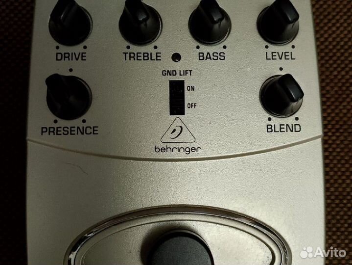 Примочка для бас гитары