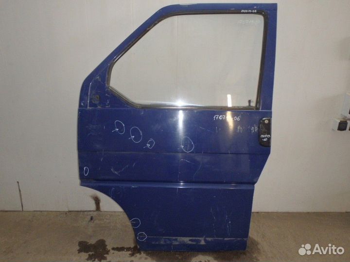 Стекло двери передней левой Transporter T4 96-00