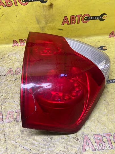 Стоп-сигнал задний правый Nissan Fuga Y50 VQ35DE
