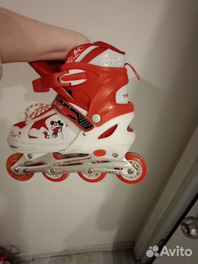 Роликовые коньки