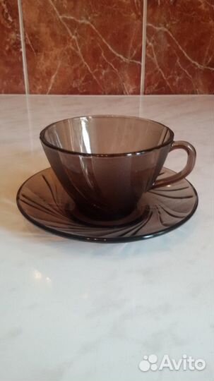 Новая чашка с блюдцем