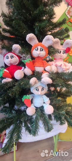 Заяц вязаный плюшевый