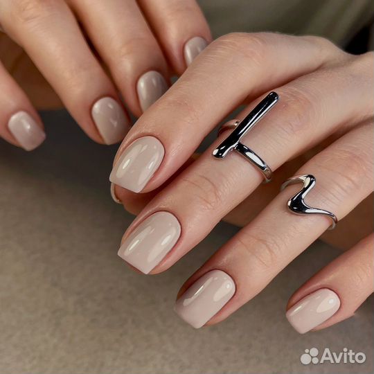 Маникюр и педикюр