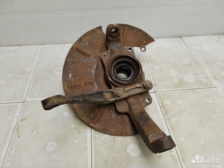 Кулак поворотный передний правый Лада Нива 21214