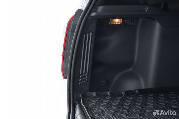 Внутренняя облицовка зад. фонарей Renault duster