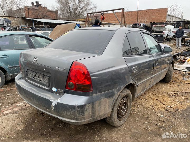 В разборе Hyundai Accent 12v 1.5