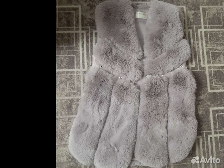 Меховой жилет