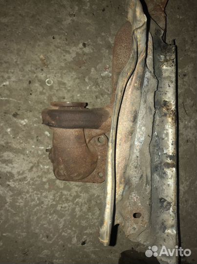 Коллектор выпускной Ford Transit 7, 2,2L