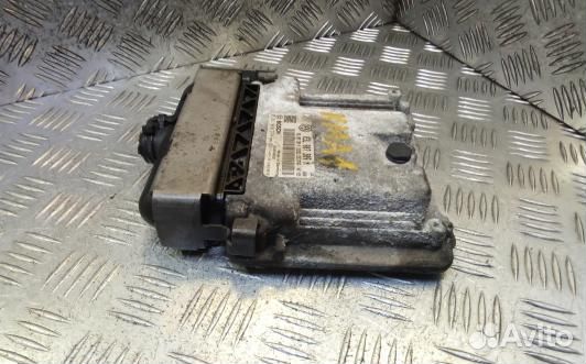 Блок управления двс volkswagen passat B7 (KMA01PC0