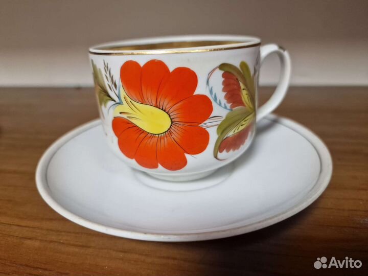 Чайные чашки с блюдцами
