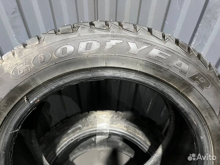 Goodyear Ultragrip 600 205/55 R16 94T