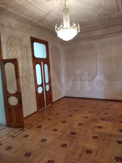 4-к. квартира, 110 м², 2/2 эт.