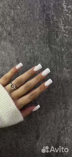 Маникюр и педикюр