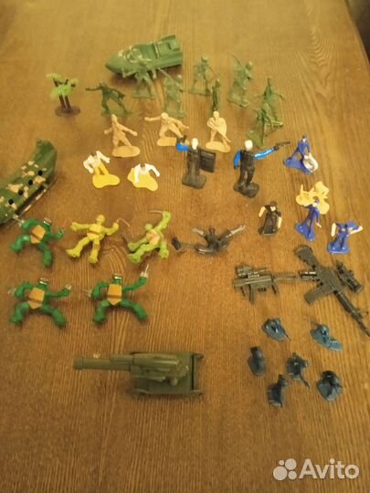 Игрушки солдатики