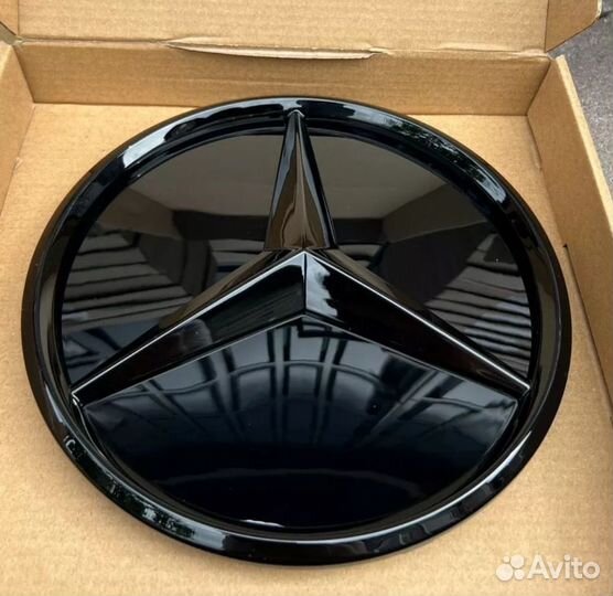 Эмблема 3D в решетку на Mercedes-Benz W213