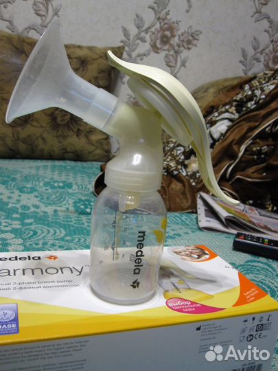Молокоотсос Medela Harmony