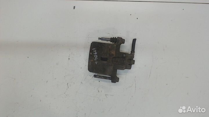 Суппорт Mitsubishi Pajero / Montero, 2001