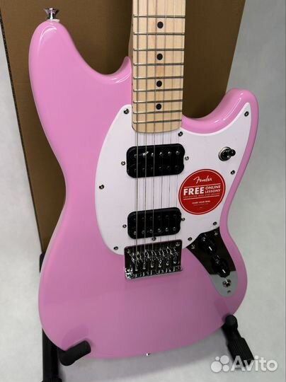 Новая электрогитара Squier Mustang Flash Pink