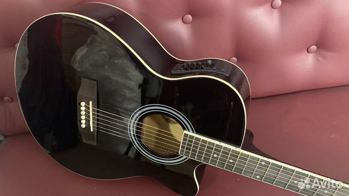 Электроакустическая гитара