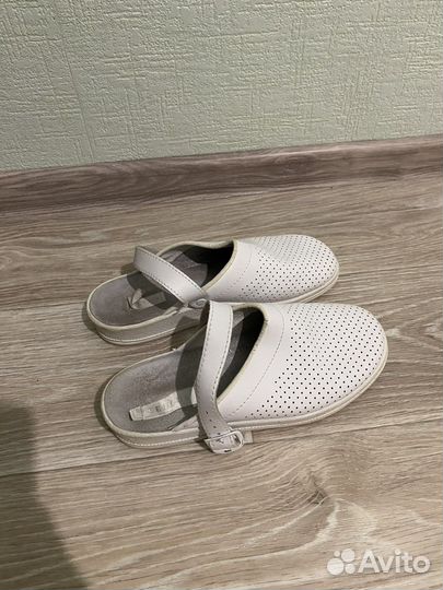 Медицинская обувь женская