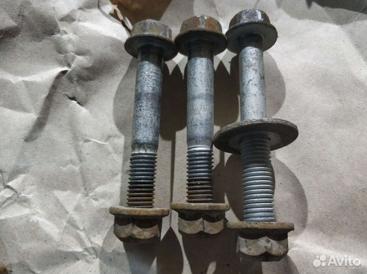 Болт сход-развальный Chevrolet Captiva