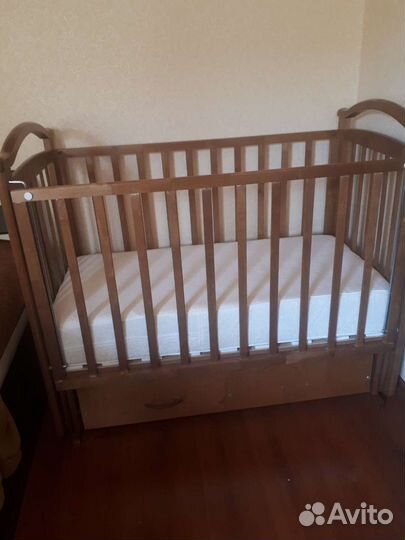 Детская кроватка-качалка с нижним шкафом