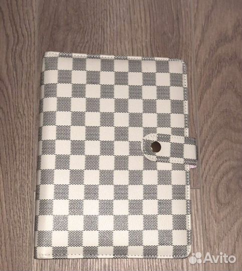 Ежедневник на кольцах LV