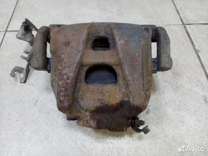 Суппорт передний правый Audi А4 В8 8K2