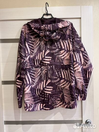 Ветровка спортивная женская