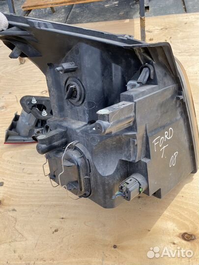 Фара на Ford Transit 2008