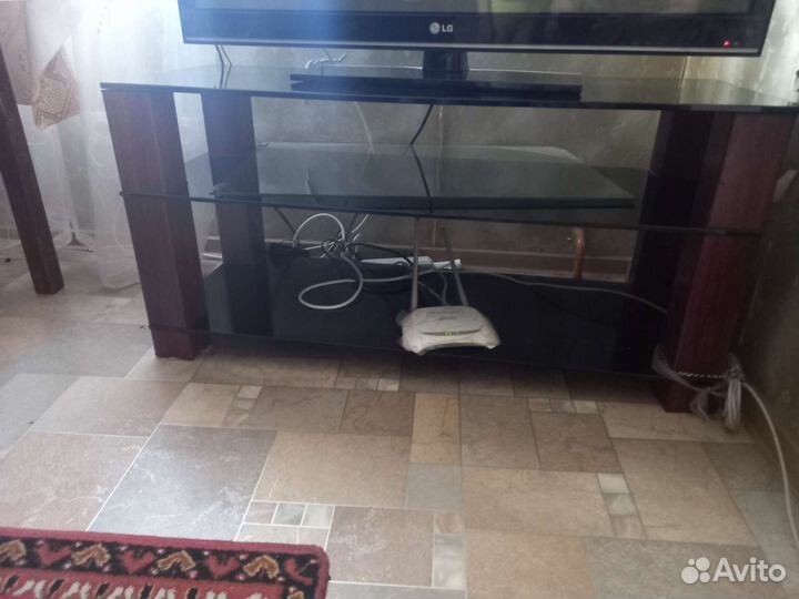 Стеклянная тумба