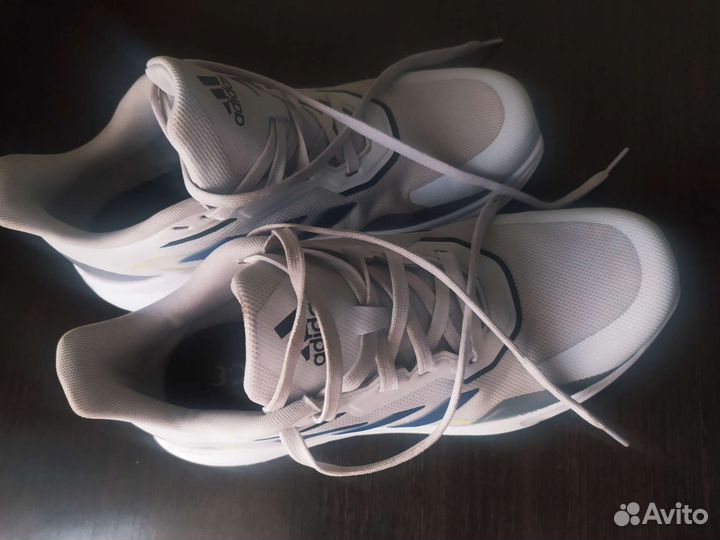 Кроссовки adidas