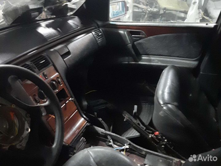 Дверные обшивки mercedes 210