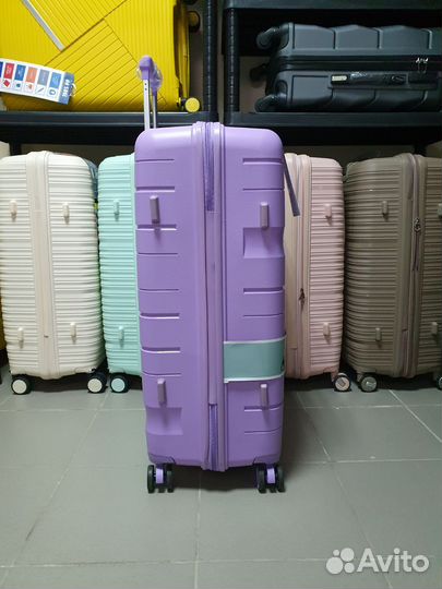 Надёжный чемодан на колёсах L