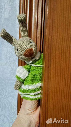 Вязаные игрушки зайчики