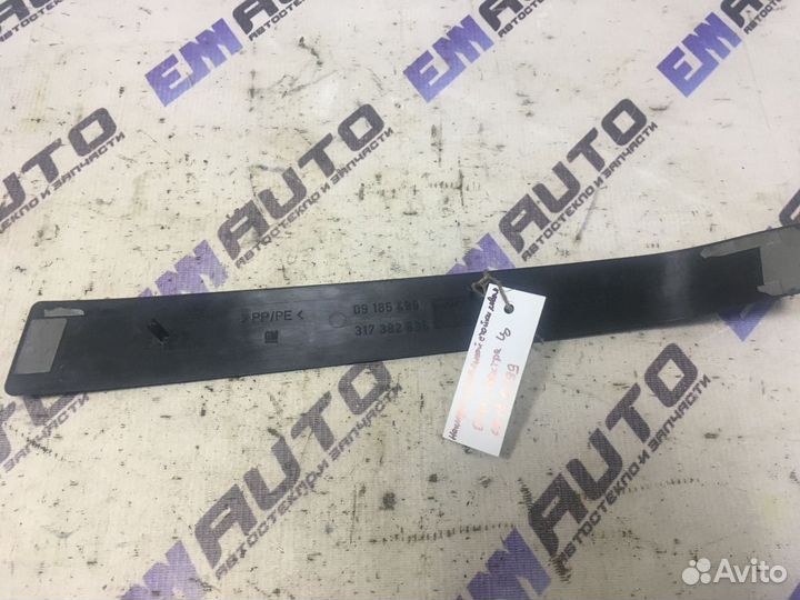 Накладка центральной стойки левая Опель Вектра Ц