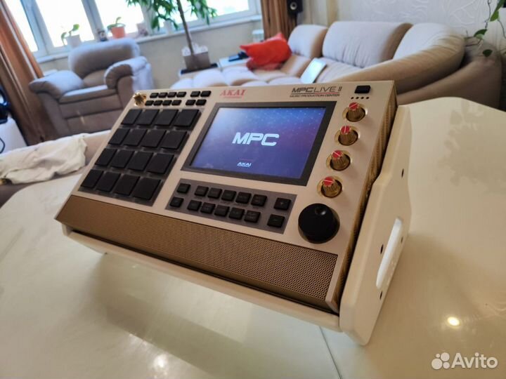 Стойка / стэнд / рэк / подставка для Akai MPC Live