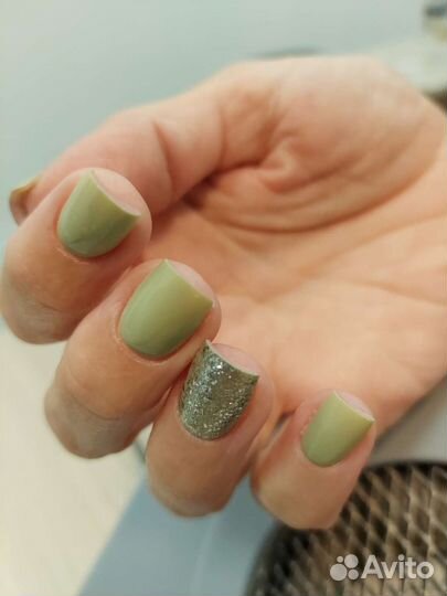 Маникюр в салоне