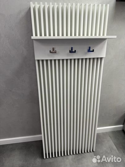 Вешалка настенная