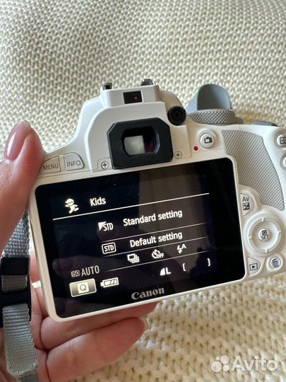 Зеркальный фотоаппарат canon eos kiss x7