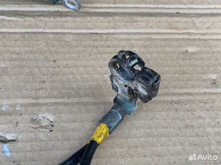 Клемма аккумулятора Toyota Corolla E120 1.4 4zzfe