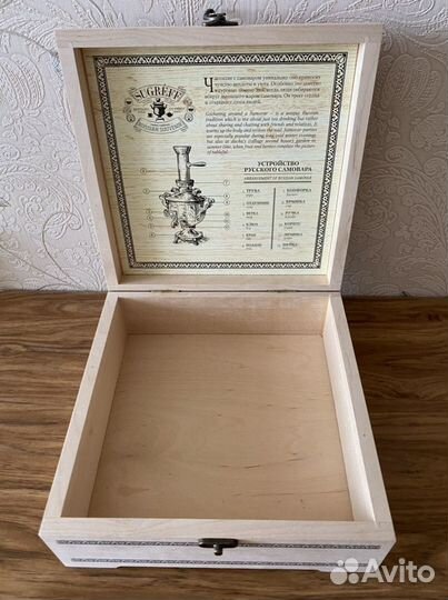 Деревянная шкатулка