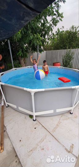 Каркасный бассейн intex