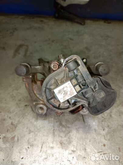 Суппорт тормозной задний левый Golf 7