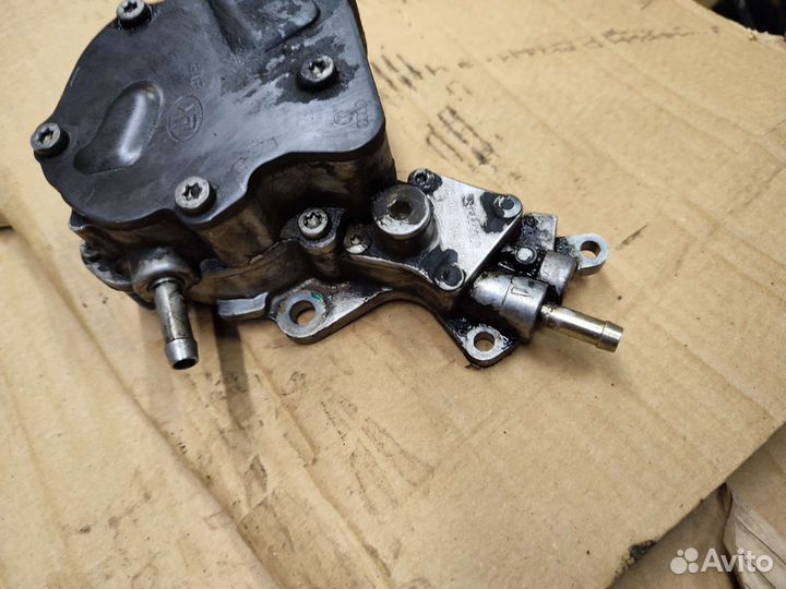 Насос вакуумный Volkswagen Sharan 1.9 TDI