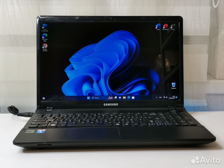 Ноутбук Samsung/ i5 3210M/GT 620M/SSD+HDD/RAM 4GB