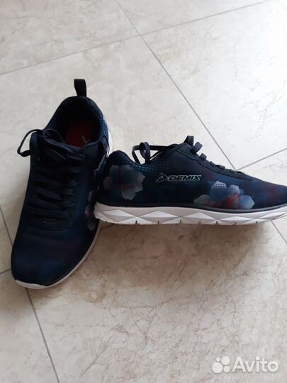 Кроссовки женские 35р-р