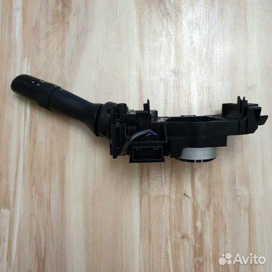 Левый подрулевой переключатель Toyota