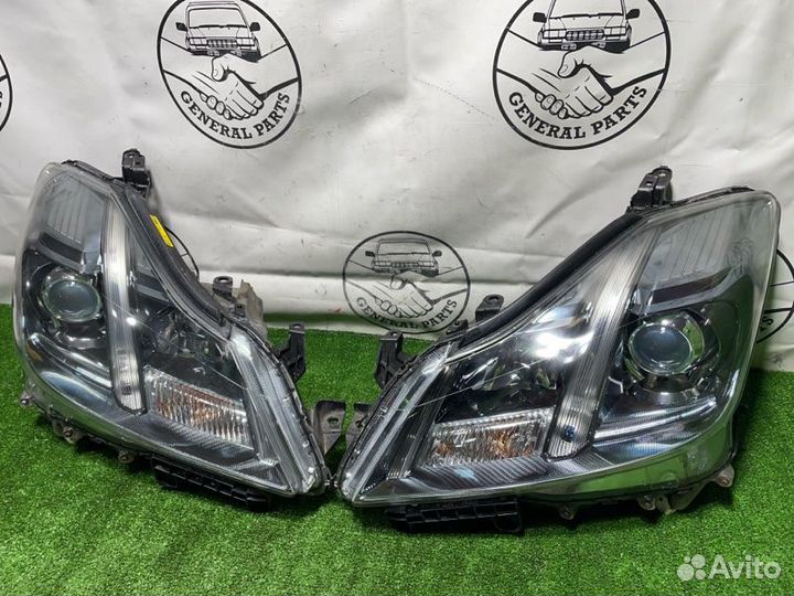 Фара ксеноновая Toyota Crown GRS200 4GR 2009