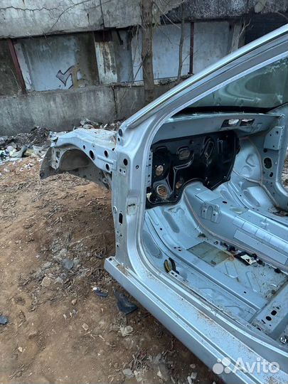 Четверть передний Renault Laguna DCI 1.5 2009